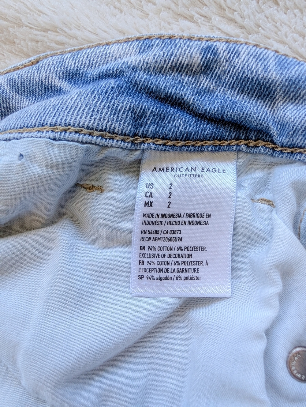 American Eagle Ultra Distressed Mom Shorts - Picture 4 of 4